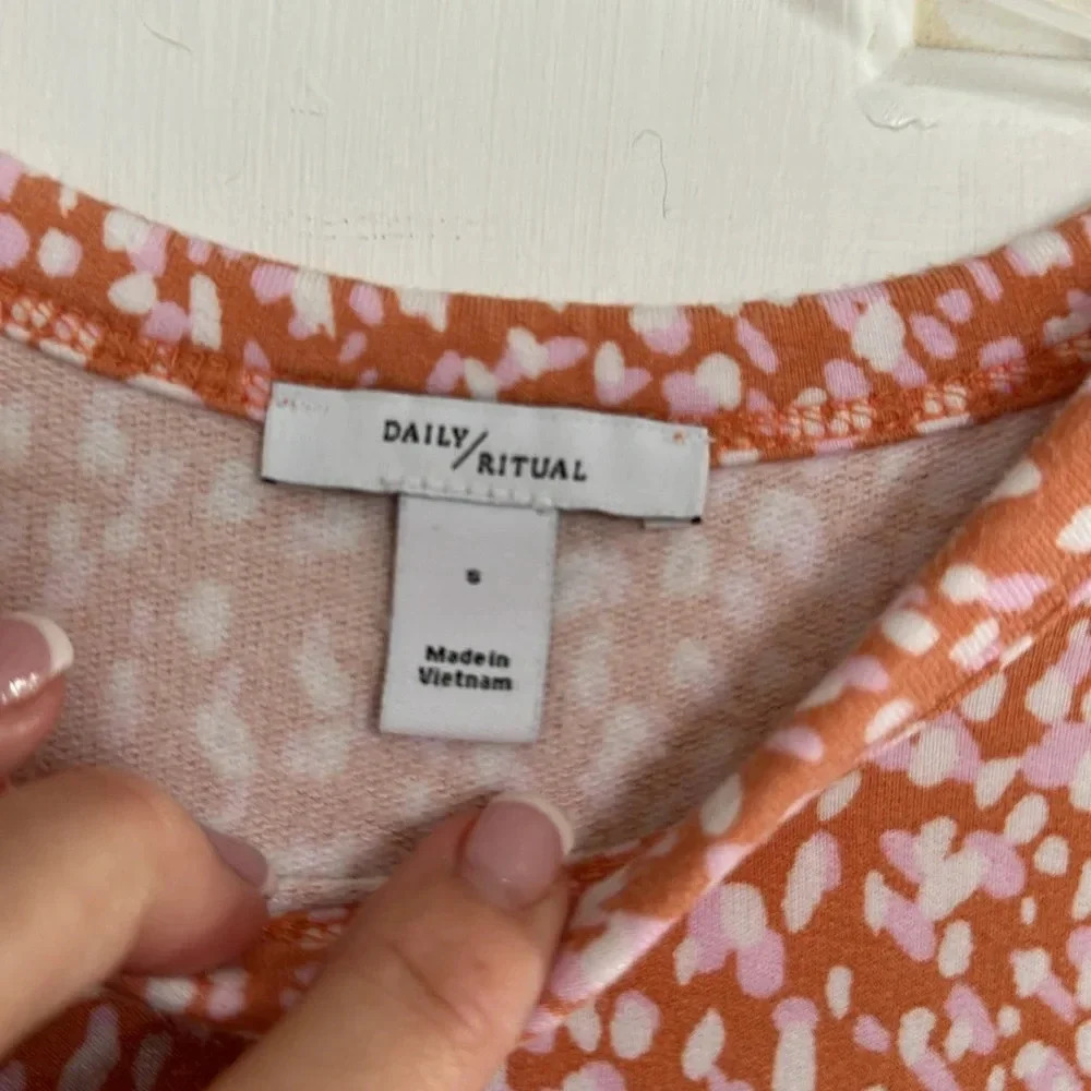 Daily Ritual Orange Patterned Tee Small - Picture 4 of 4